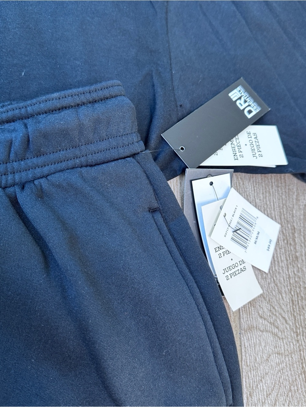 Black Essentials T-Shirt and Shorts Set M - Picture 11 of 11